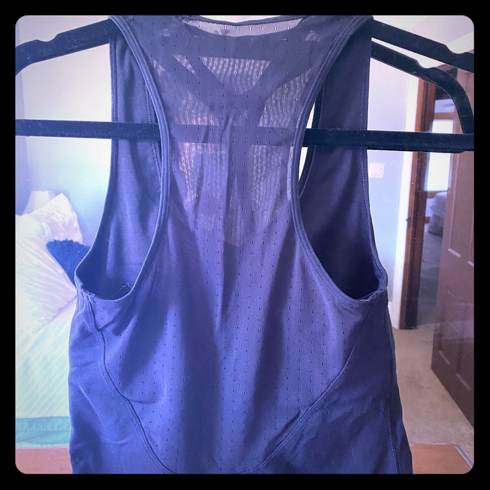 Lululemon mesh back tank with built-in bra